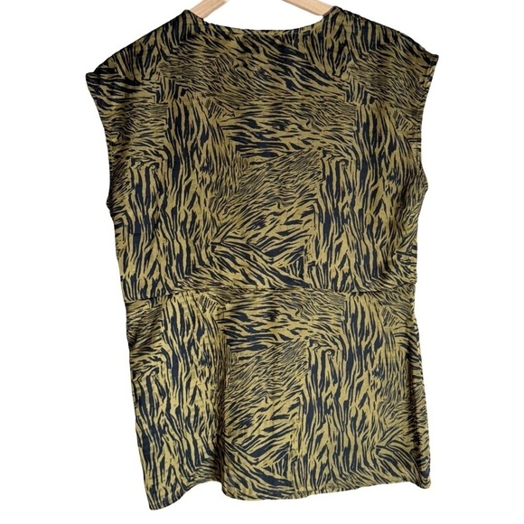 Halogen Twist Front Top Animal Print - Size M - Picture 3 of 5
